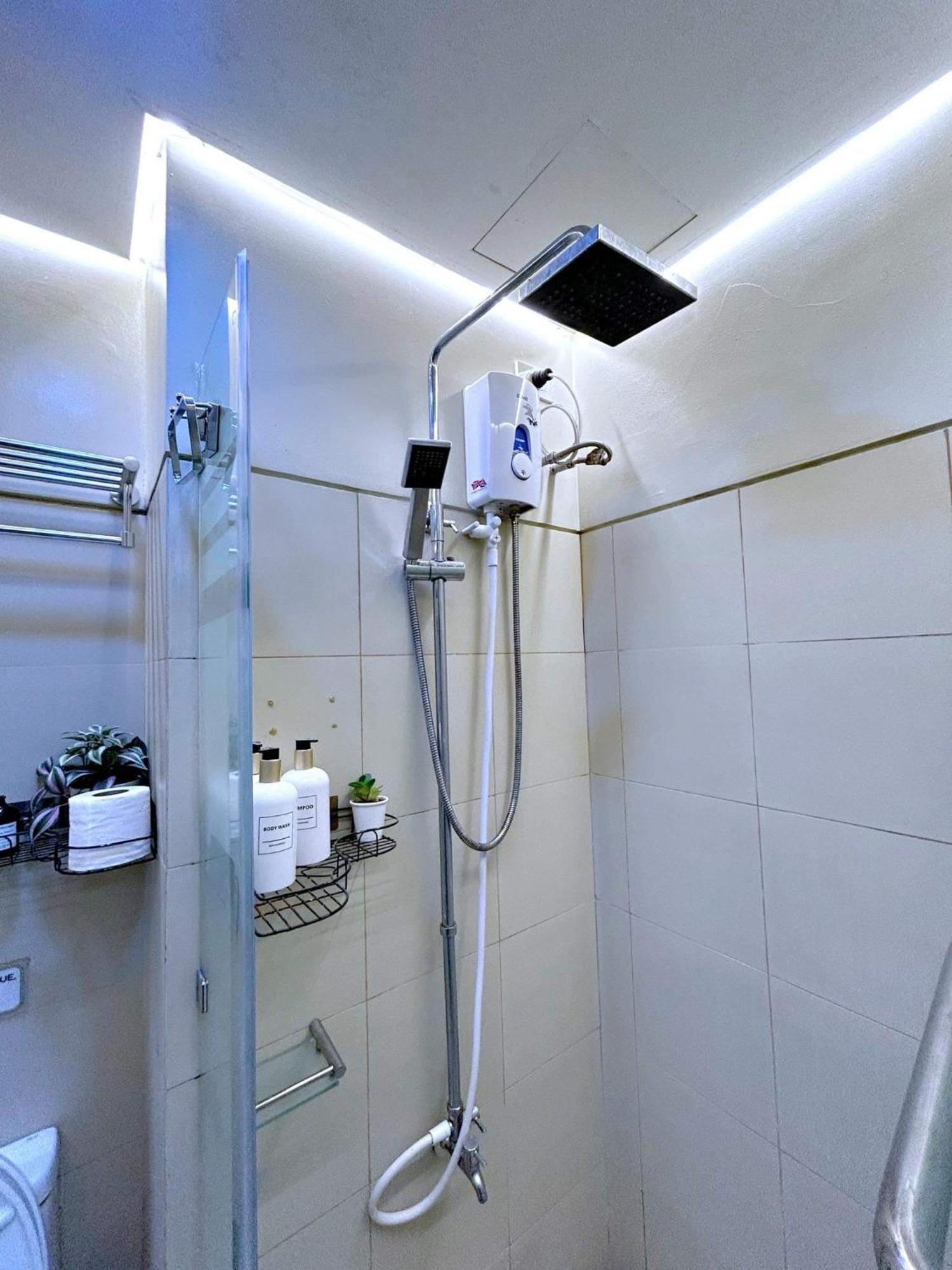 Cozypura Staycation Near Moa, Airport , With Free Fast Wifi, Netflix And Pay Parking Pasay Kültér fotó